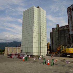 駒ヶ根市　セメントプラント解体養生足場工事-1 イメージ1